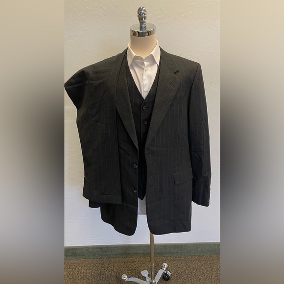 Aquascutum of London Vintage 3 Piece Striped Pleated Wool Suit in Gray Size 44 L - Picture 1 of 15